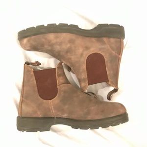 Brand new unworn Blundstones
